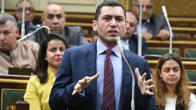 برلماني: الشركات الأجنبية تتسابق للعمل في مجال التنقيب عن البترول بمصر.. فيديو