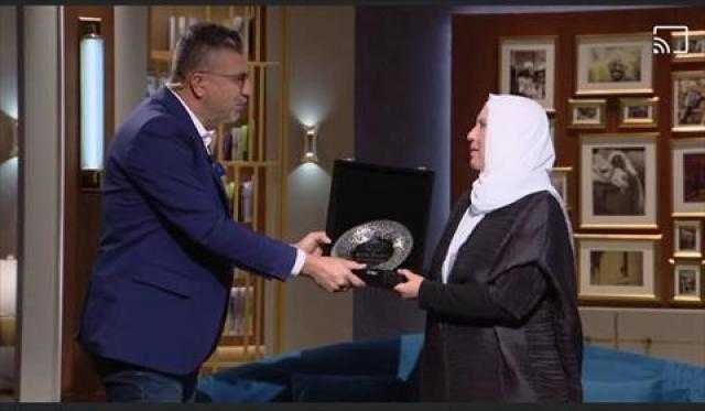 غدا.. «واحد من الناس» يكرم الحاجة روحية الأم المثالية واسم عبلة الكحلاوي