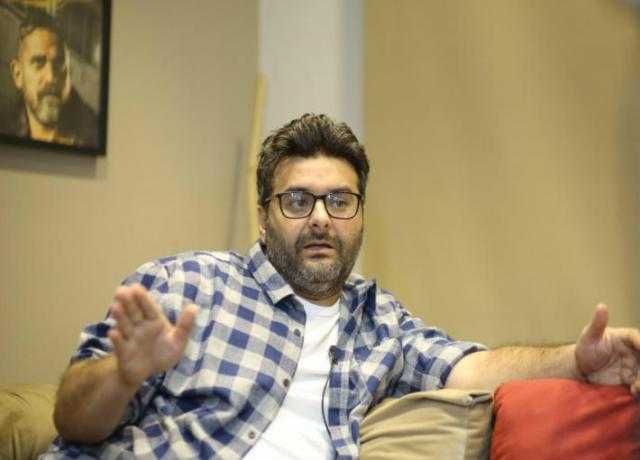 وليد منصور يتعاقد مع المغربية إكرام لمدة 5 سنوات.. إدارة أعمال وإنتاج ألبومات