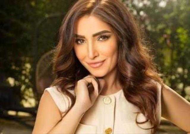 بين الأناقة والاحتشام.. روجينا تتألق في ”ليالي الكويت” (صور)