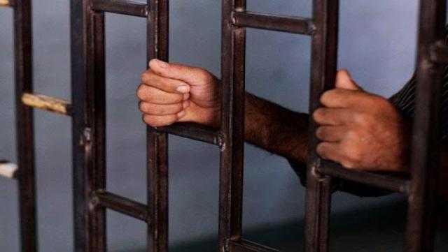 ضبط راكب بمطار القاهرة حاول تهريب كمية من الشيش الإلكترونية