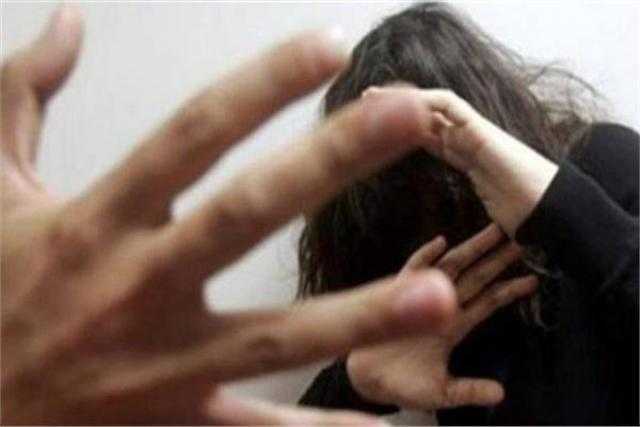 فتاة تتهم 3 مزراعين بالتعدي عليها وتصويرها عارية