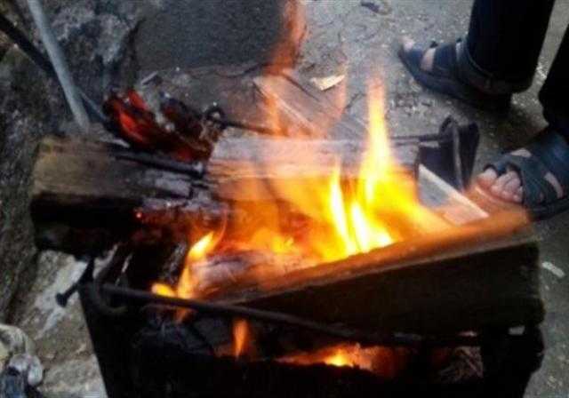 اختناق عامل وابنه بسبب موقد التدفئة داخل مزرعة في الشرقية