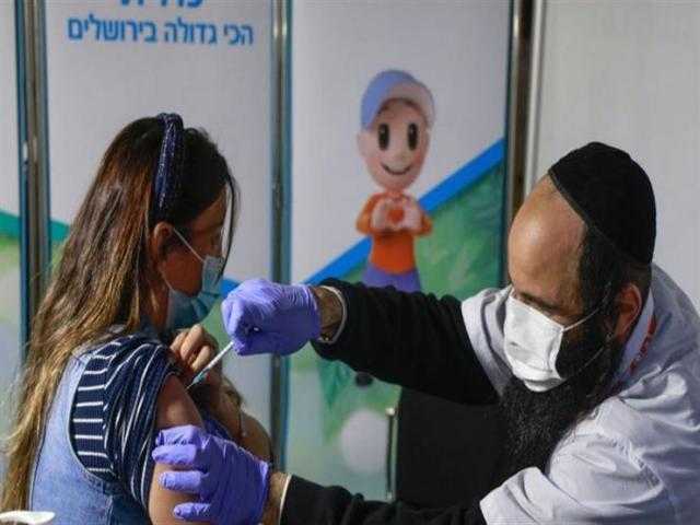 إسرائيل تستقبل السائحين الحاصلين الذي تلقوا التطعيم ضد كورونا