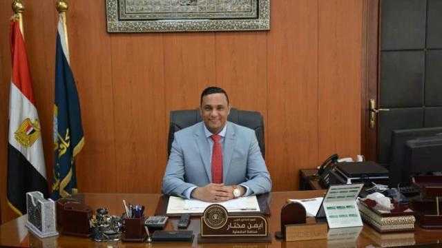القضاء يلزم محافظ الدقهلية بالتعامل مع 3 صحفيين وضمهم لجروب البيانات الرسمية