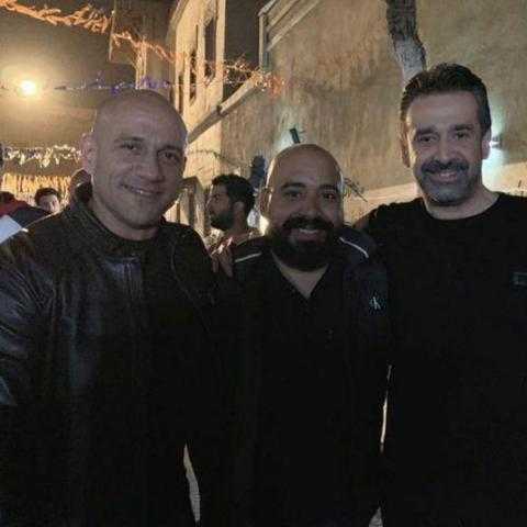 هاني سرحان ينشر صورة تجمعه بأبطال وفريق عمل «الاختيار 2»
