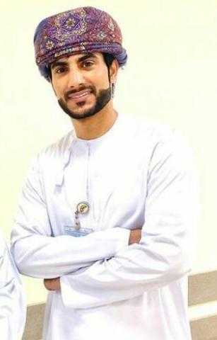 سالم بن راشد القمشوعي يشارك في ”كوفيد -25” مع يوسف الشريف