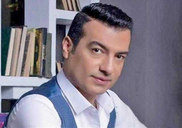 إيهاب توفيق: عملت لملحن مسح من حياتي كلها.. والدنيا اتغيرت بعد وفاة والدي