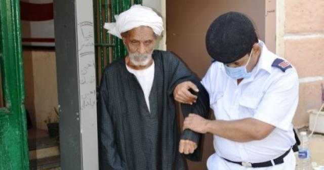 الداخلية تقدم تسهيلات لكبار السن والمرضى بالجوازات