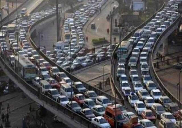 بعد إجازة العيد.. كثافات مرورية بعدد من الطرق فى القاهرة والجيزة