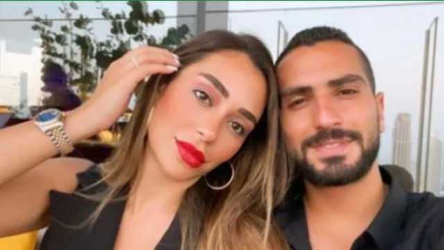 فستان أم بليزر.. غياب البنطال يسيطر على أحدث إطلالات زوجة الشرنوبي