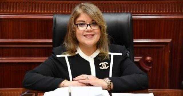 فيبي فوزي: الاقتصاد المصري حافظ على معدلات نمو مقبولة نظرا للسياسات الرشيدة
