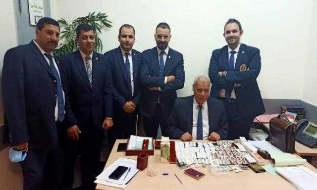 إحباط تهريب أقراص مخدرة بمطار القاهرة