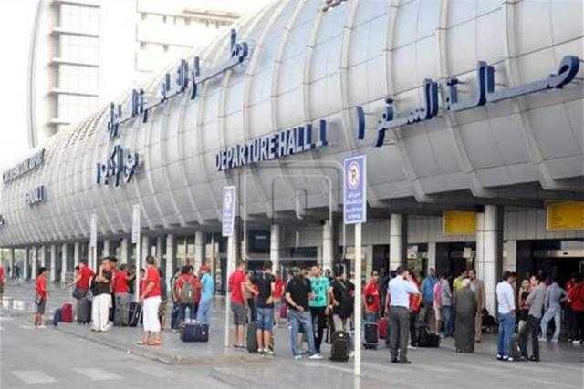 إحباط تهريب منظارين وجهاز ليزر بمطار القاهرة