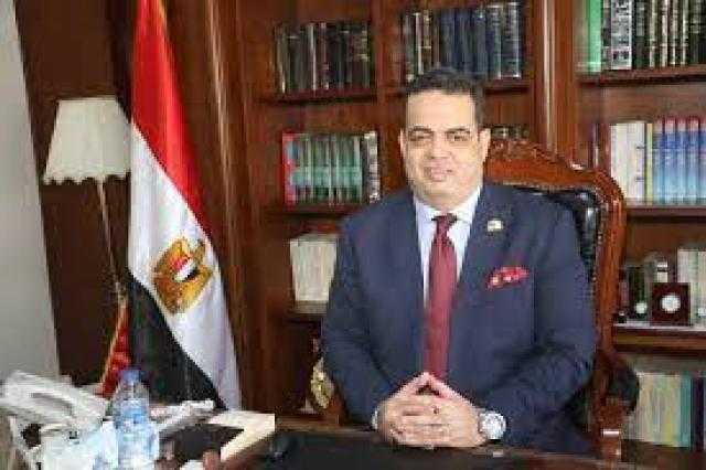 عصام هلال يشيد بدعوة الكاتبة الصحفية إلهام أبو الفتح إلقاء محاضرات حول الحضارة المصرية