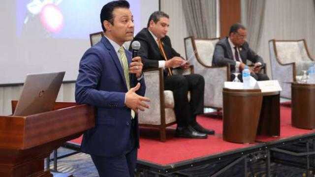 مستشار رئيس تحرير الأهرام: الإعلام ساهم في صناعة نخبة خادعة على السوشيال ميديا