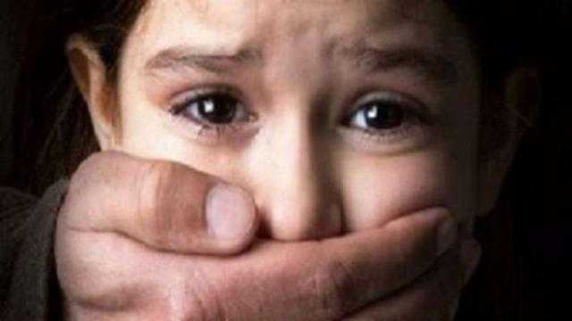 ضبط شقيقين تحرشا بطفلة جارتهما في أوسيم