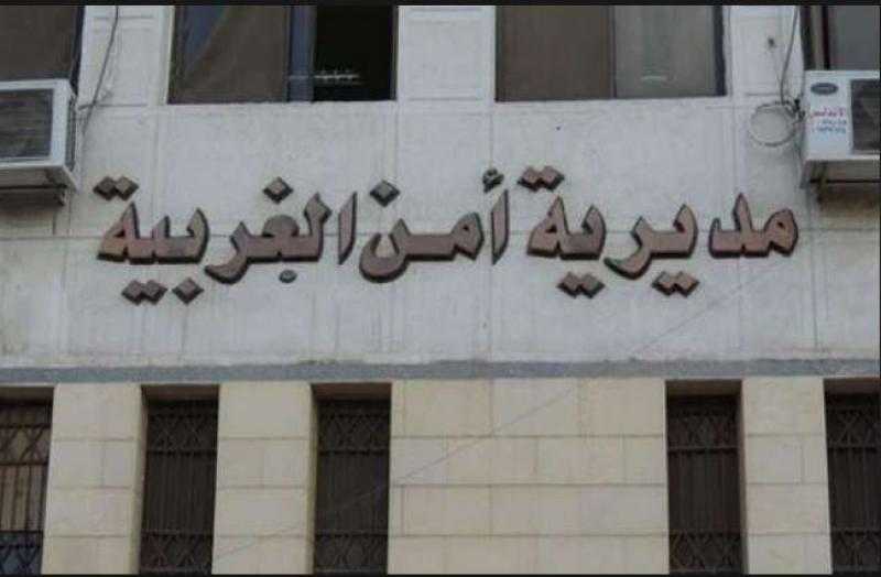 صاحب مزرعة يلاحق طفلا بسيارته ويصدمه لسرقته بعض ثمار الفاكهة بالغربية