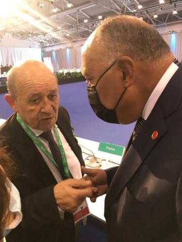 سامح شكري يبحث مع نظيره الفرنسي قضية سد النهضة