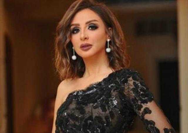 بعد أزمتها الأخيرة.. أنغام تصف شيرين بـ«بنت الأصول»