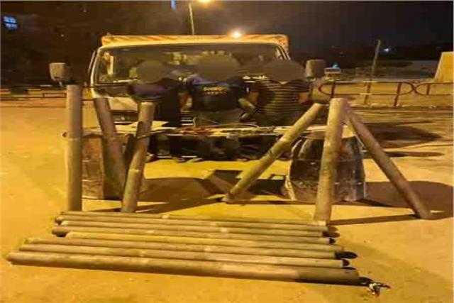 ضبط عصابة تخصصت في سرقة أعمدة العلامات الإرشادية بـ15 مايو