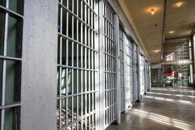 حبس المتهمة بإلقاء رضيع في الشارع بأسوان 4 أيام