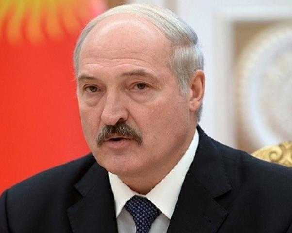 رئيس بيلاروس يهدد ألمانيا بالمهاجرين ويوقف حركة البضائع