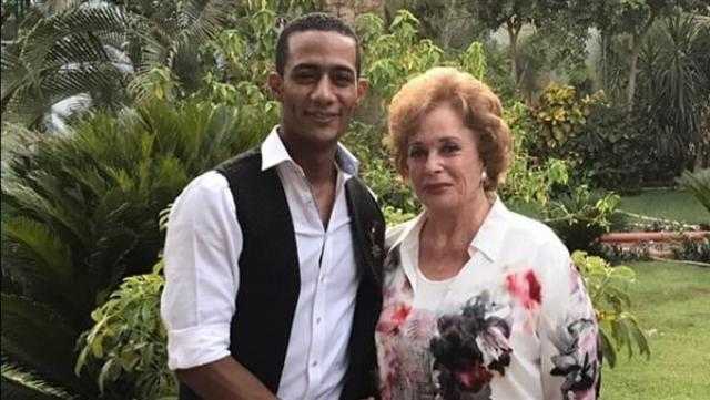 محمد رمضان ينعى السيدة جيهان السادات