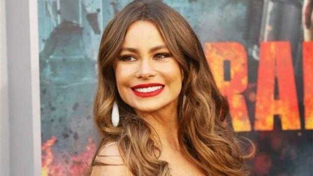 صوفيا فيرجارا تحتفل بعيد ميلادها الـ 49
