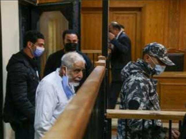 تأجيل إعادة محاكمة محمود عزت في قضية اقتحام السجون والحدود الشرقية إلى 15 أغسطس