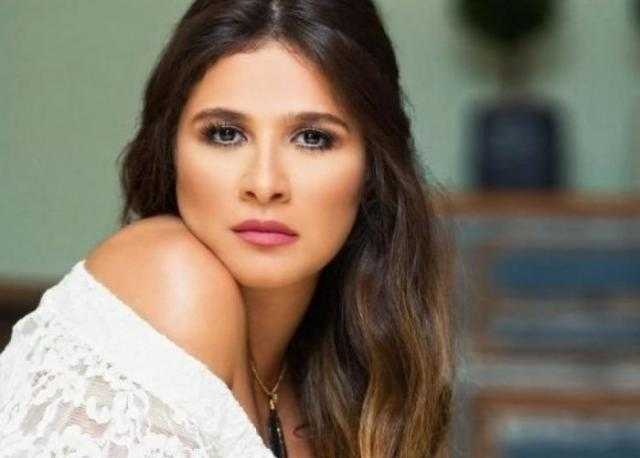 شقيق ياسمين عبدالعزيز عن آخر تطورات حالتها الصحية: قليلة الكلام والموضوع متعب