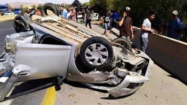 مصرع شخص إثر حادث تصادم بين سيارتين بالعياط
