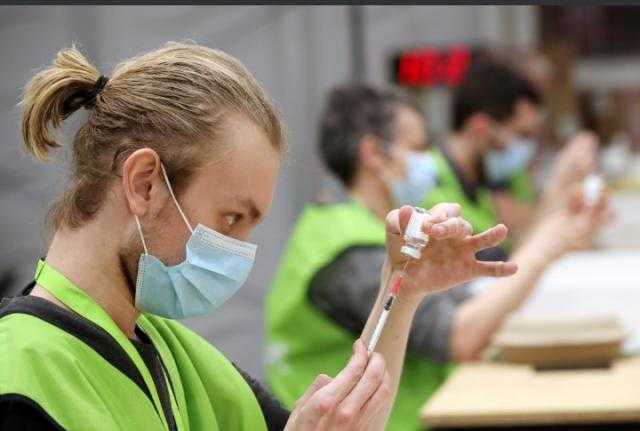 الدنمارك تقدم جرعة لقاح ثالثة ضد كورونا لأولئك الذين تم تطعيمهم بلقاحين مختلفين