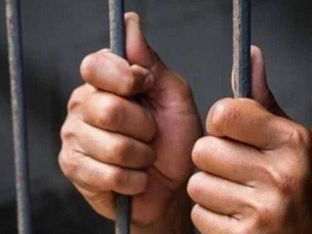 القبض على عامل قتل شقيقته بسبب خلافات مالية بينهما في مصر القديمة