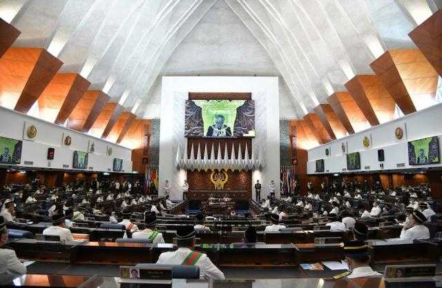 إصابة 11 نائبا في برلمان ماليزيا بفيروس كورونا
