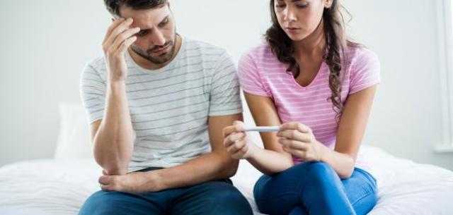 تأخر الإنجاب ليس له علاقة بسن الزوجة ..فيديو