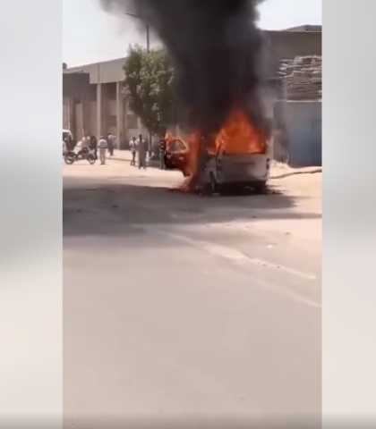 إخماد حريق ميكروباص بشارع البحر الأعظم في الجيزة
