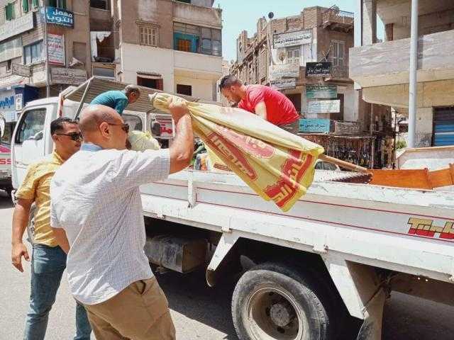 تحرير 21 محضر عدم ارتداء كمامة ومصادرة شيش ورفع 579 حالة إشغال بالبحيرة.. صور