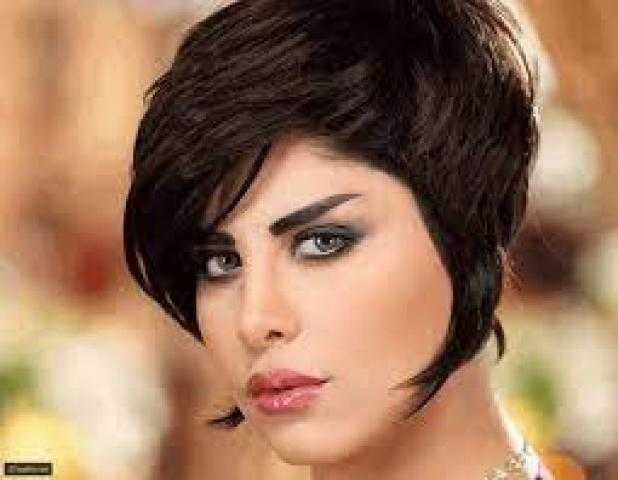 بقميص وحذاء فقط.. المطربة شمس تصدم جمهورها على ”إنستجرام”