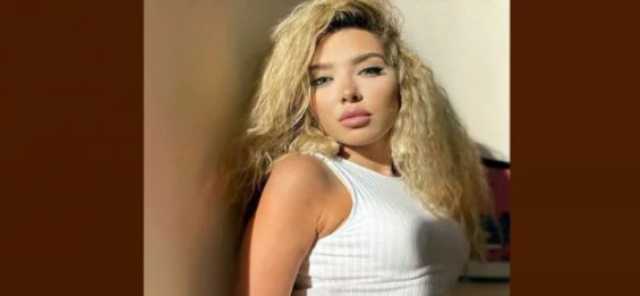 ناريمان تستعرض أنوثتها بتوب مُجسم