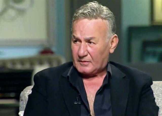 طبيب البنات.. شقيقة عزت أبو عوف تروى حكايته مع ولادة الفتيات