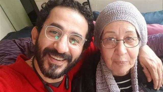 أحمد حلمي يحتفل بعيد ميلاد والدته: سنة حلوة يا جميل يا مُز