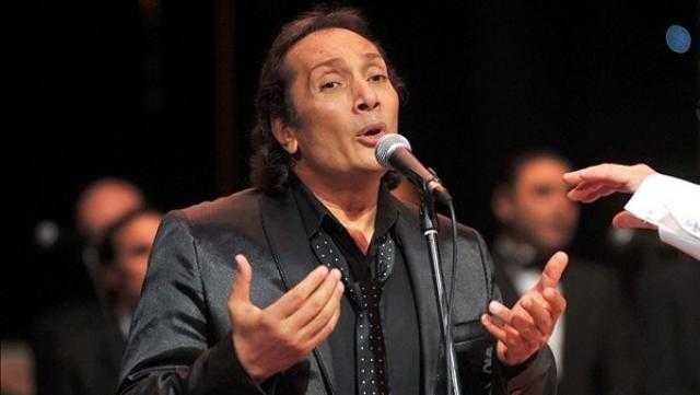 «عارفه والليل وأخره».. علي الحجار يطرب جمهوره بسهرة غنائية