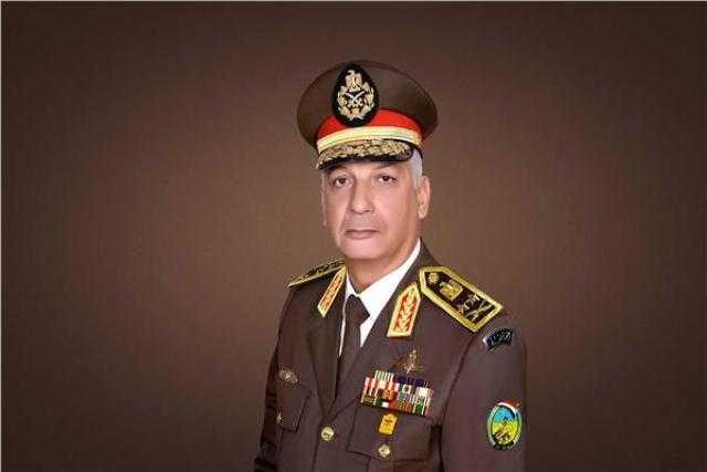 وزير الدفاع ينيب قادة الجيوش لوضع أكاليل الزهور على النصب التذكاري