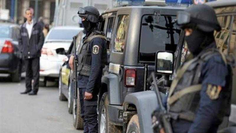 التحري عن 3 متهمين ظهروا في مقطع فيديو متداول أثناء تعاطيهم المخدرات بالمعصرة