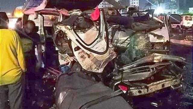 النيابة تحقق في حادث دهس سيارة نقل لميكروباص بجسر السويس
