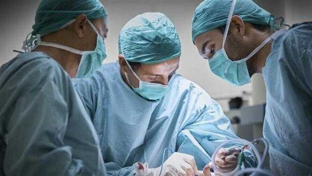 نقابة الأطباء: القانون لا يجرم إجراء أي عملية جراحية بشرط الفحوصات الطبية