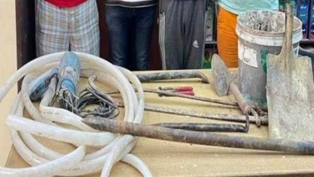 ضبط 4 أشخاص لتنقيبهم عن الأثار داخل ورشة بالدرب الأحمر