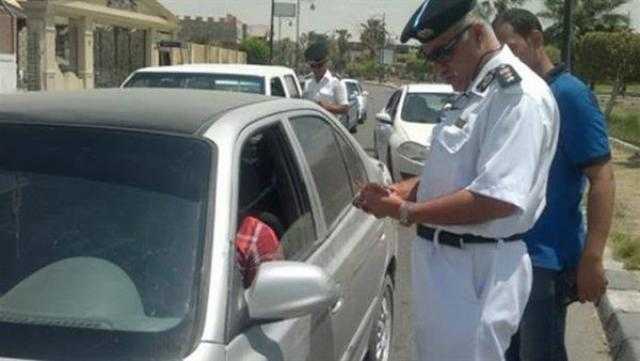 السبت.. تطبيق الإجراءات القانونية ضد مخالفي تركيب الملصق الإلكتروني