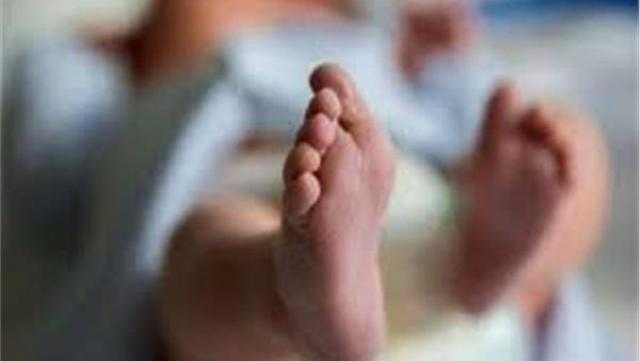 قتلته الأم وألقته بمقلب قمامة.. تفاصيل العثور على جثة رضيع بالحوامدية